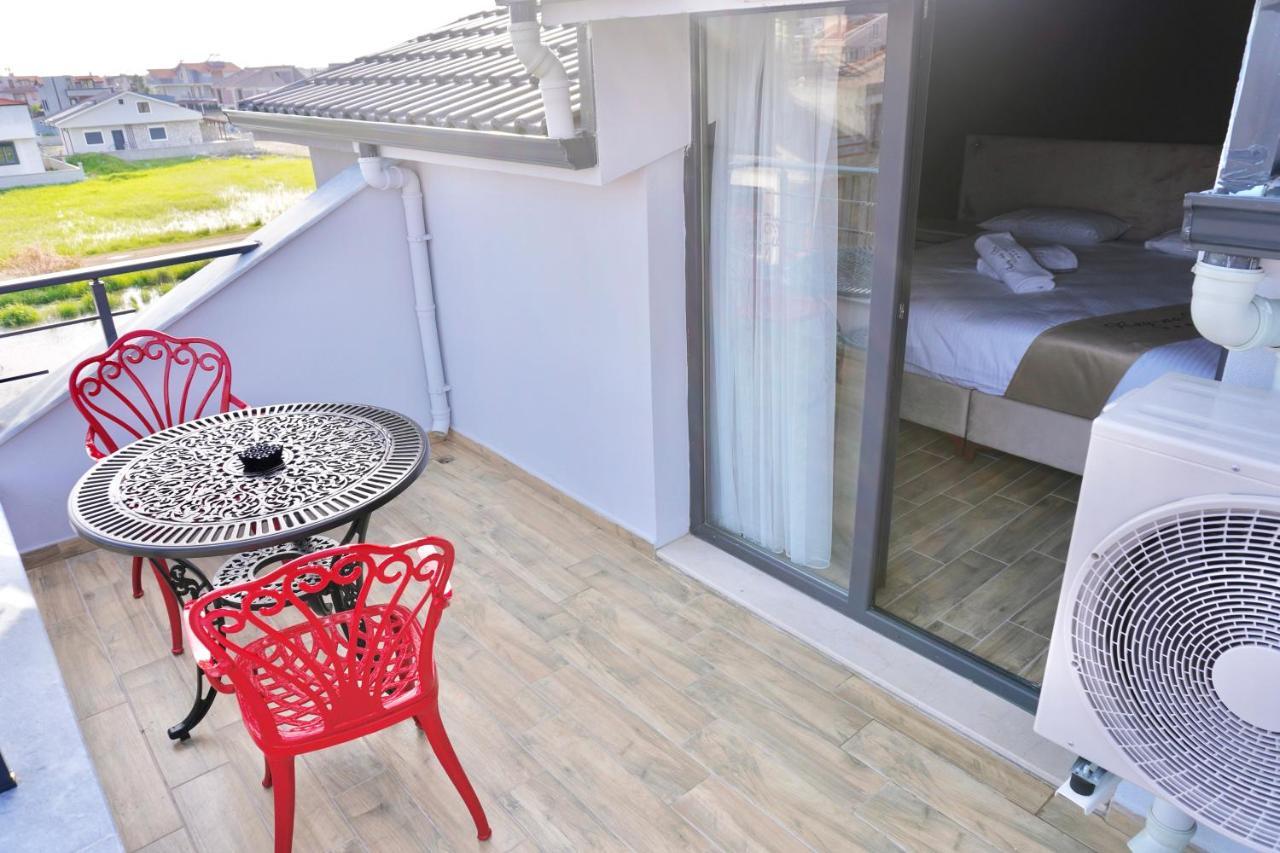 Reynabe Boutique Hotel Дикили Екстериор снимка